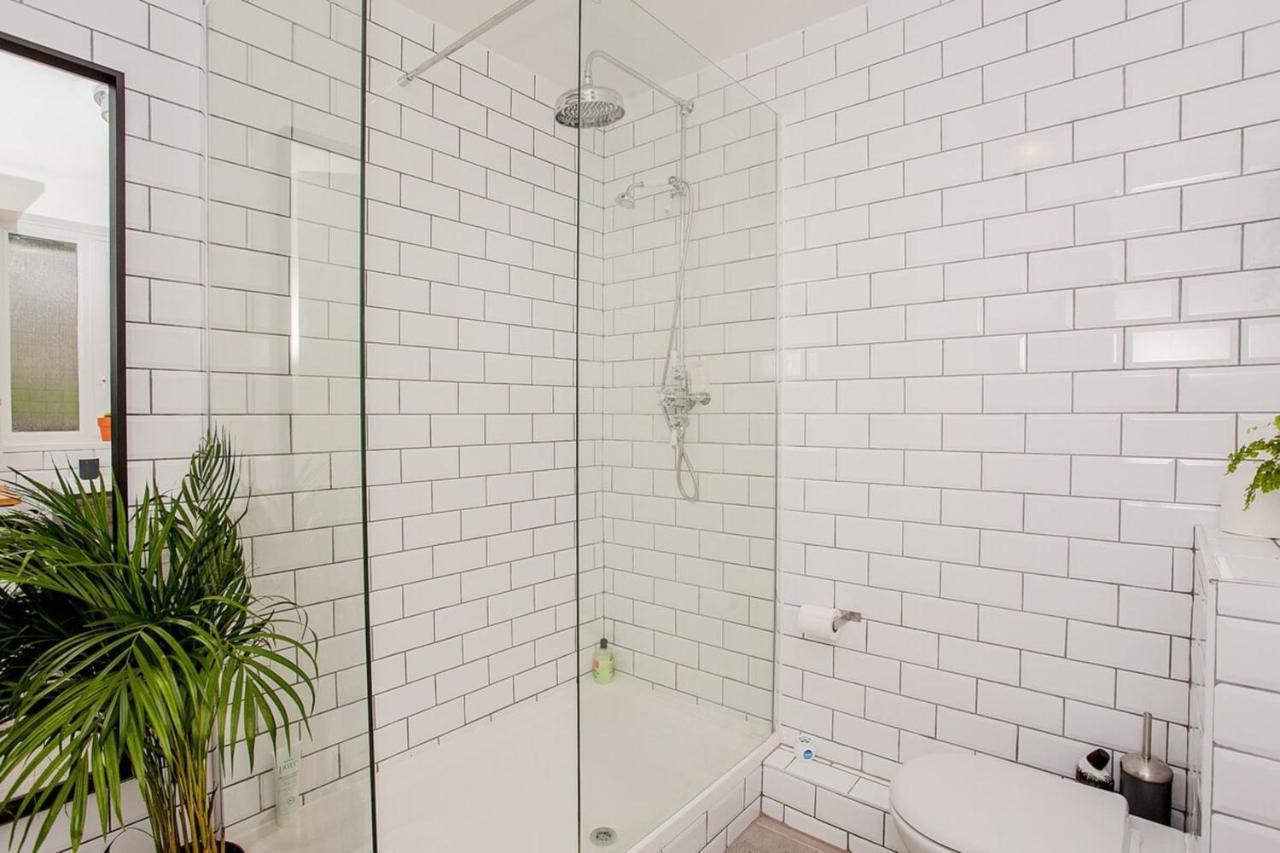 Modern Central 1Bd Flat In Clerkenwell - Sleeps 4! London Bagian luar foto